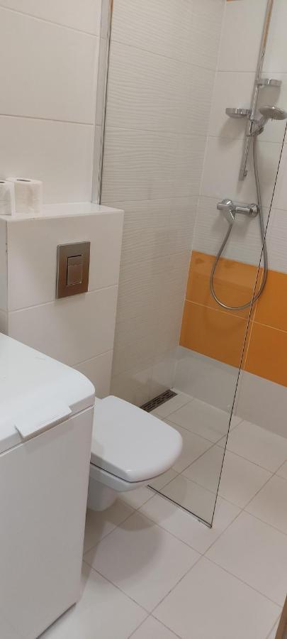 Be My Guest- Fontany Luxury Apartment Metro Wi-Fi Free Parking Zone Варшава Екстериор снимка